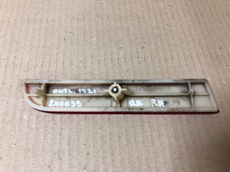 Катафот R правый задний ASX / OUTLANDER SPORT 10-21 2012 Внедорожник 2.0