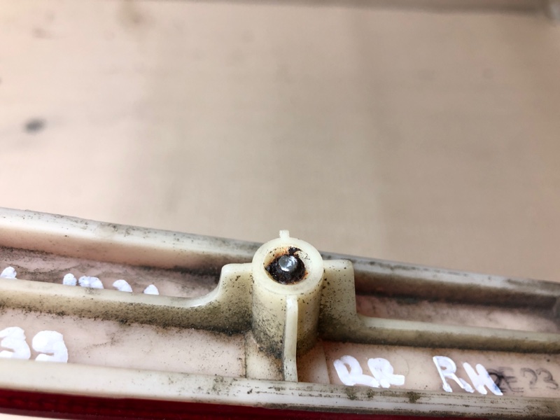 Катафот R правый задний MITSUBISHI ASX / OUTLANDER SPORT 10-21 Внедорожник 2.0