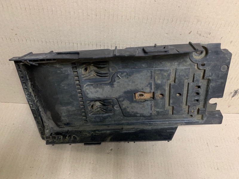 Полка аккумулятора FORD FUSION 14- Седан C15HDTX