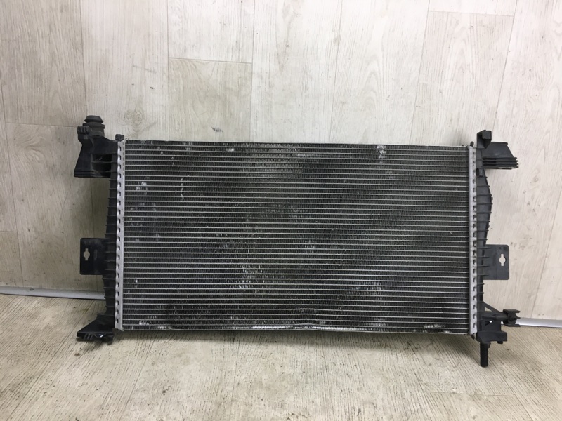 Радиатор основной FORD FOCUS 10-18 2015 CB8 2.0 XQDA CV6Z-8005-A Б/У