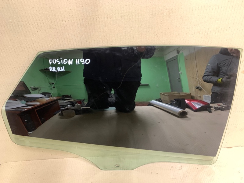 Стекло двери заднее правое FORD FUSION 14- 2015 Седан C15HDTX DS7Z-5425712-A Б/У