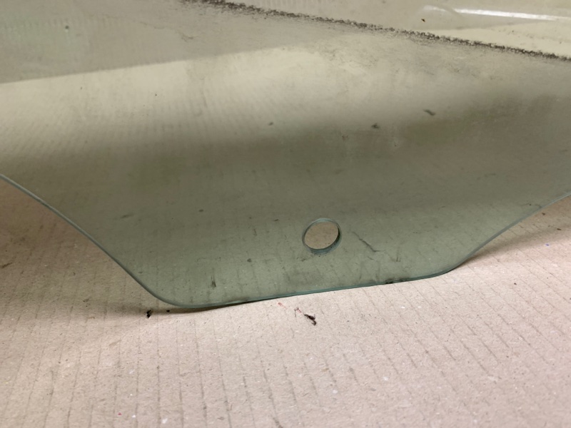 Стекло двери заднее правое FORD FUSION 14- Седан C15HDTX