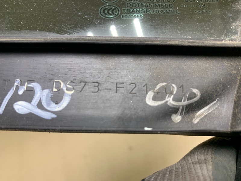 Стекло двери глухое переднее левое FORD FUSION 14- Седан C15HDTX