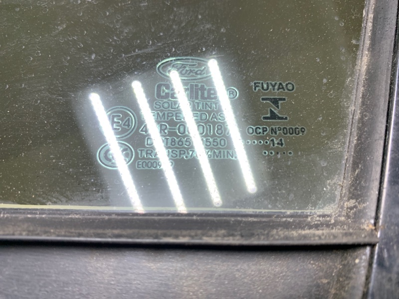 Стекло двери глухое переднее левое FUSION 14- 2015 Седан C15HDTX