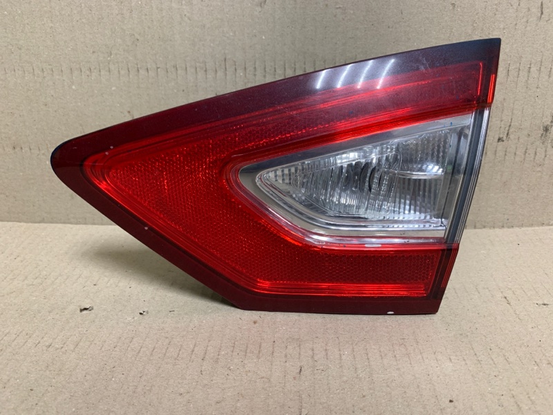 Запчасть фонарь внутренний правый FORD FUSION 14- 2015 Седан C15HDTX DS7Z-13404-A Б/У Фонарь внутренний правый FORD FUSION 14- 2015 Седан C15HDTX DS7Z-13404-A Б/У