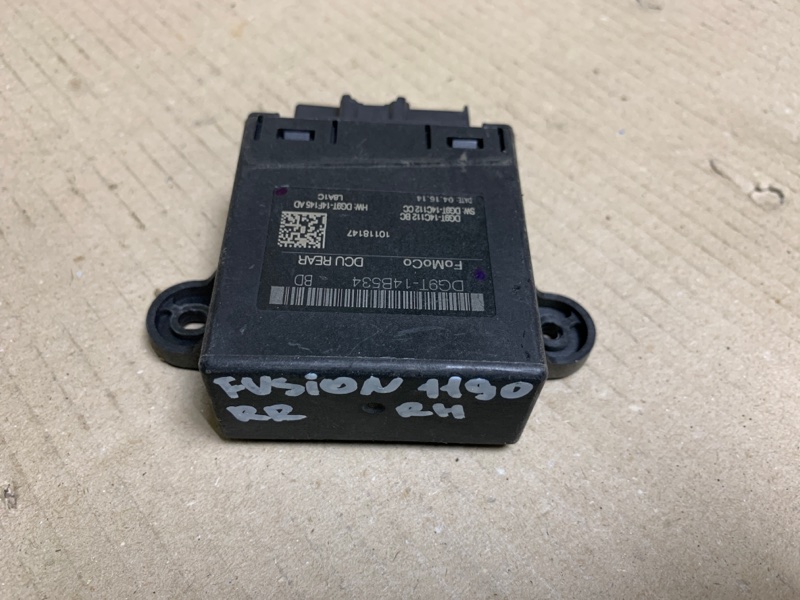 Блок управления дверей задний правый FORD FUSION 14- Седан C15HDTX
