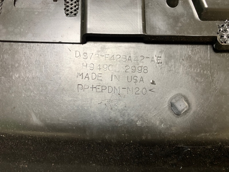 Накладка крышки багажника FUSION 14- 2015 Седан C15HDTX Накладка крышки багажника FUSION 14- 2015 Седан C15HDTX