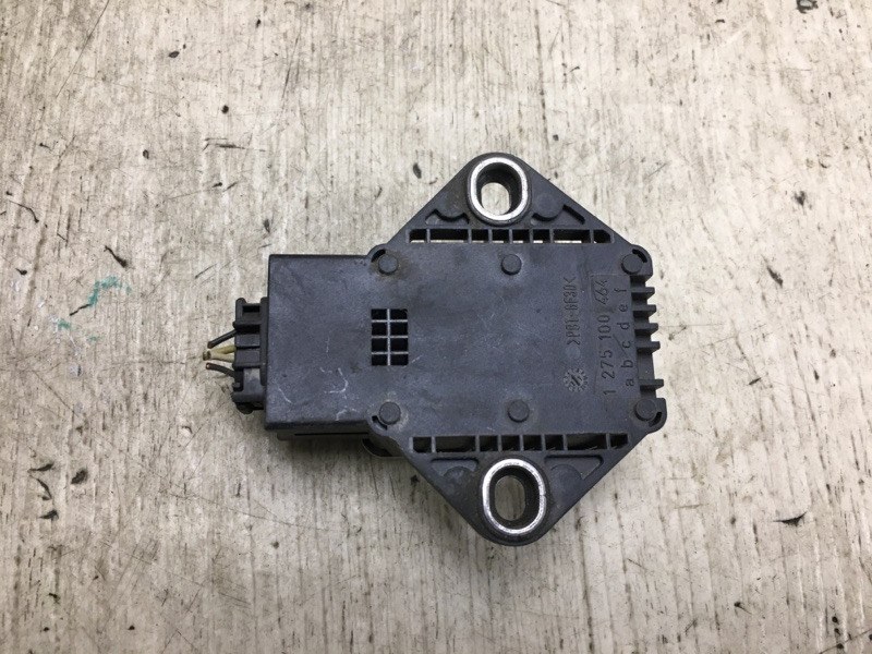 Датчик ускорения SONATA YF 10-14 2012 YF 2.0 G4KH Датчик ускорения SONATA YF 10-14 2012 YF 2.0 G4KH