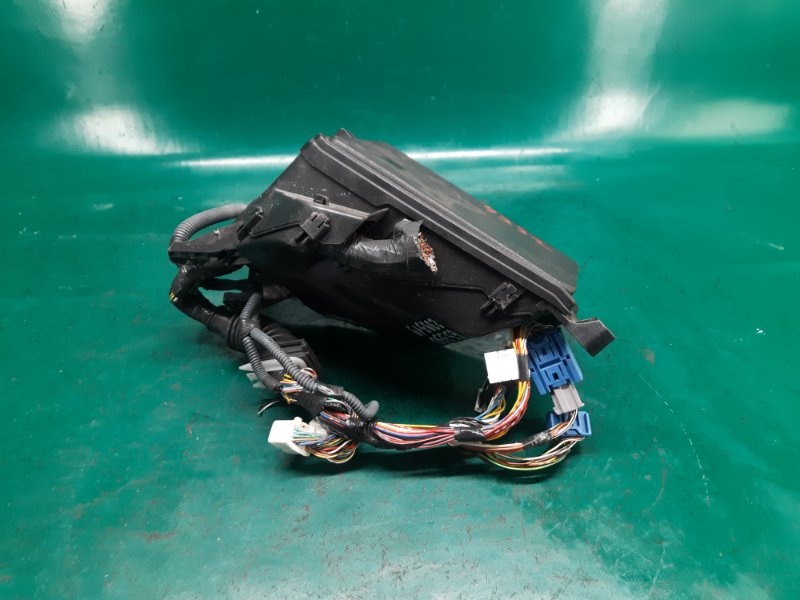 Блок предохранителей моторный отсек GS350 GS300 05-11 2009 Седан 3.5