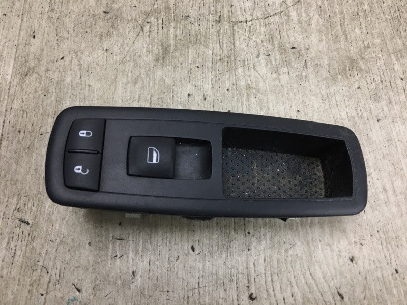 Запчасть кнопка стеклоподъемника передняя правая DODGE DART 12-16 2014 PF 2.4 ED6 56046554AD Б/У Кнопка стеклоподъемника передняя правая DODGE DART 12-16 2014 PF 2.4 ED6 56046554AD Б/У
