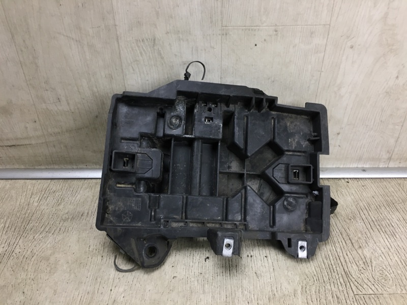 Запчасть полка аккумулятора DODGE DART 12-16 2014 PF 2.4 ED6 68082394AF Б/У Полка аккумулятора DODGE DART 12-16 2014 PF 2.4 ED6 68082394AF Б/У