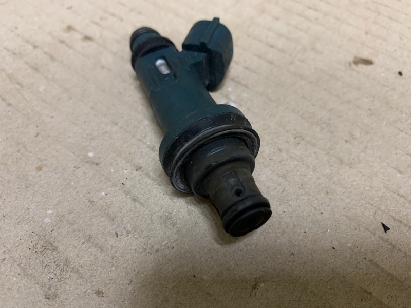 Форсунка топливная HIGHLANDER 01-07 2002 Внедорожник 3.0 1MZFE