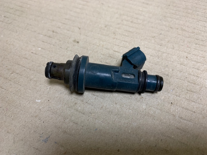 Запчасть форсунка топливная TOYOTA HIGHLANDER 01-07 2002 Внедорожник 3.0 1MZFE 23209-20020 Б/У Форсунка топливная TOYOTA HIGHLANDER 01-07 2002 Внедорожник 3.0 1MZFE 23209-20020 Б/У