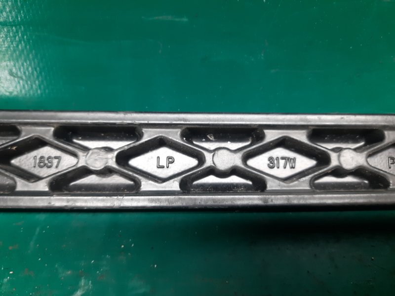 Поводок стеклоочистителя передний правый GS350 GS300 05-11 2009 Седан 3.5