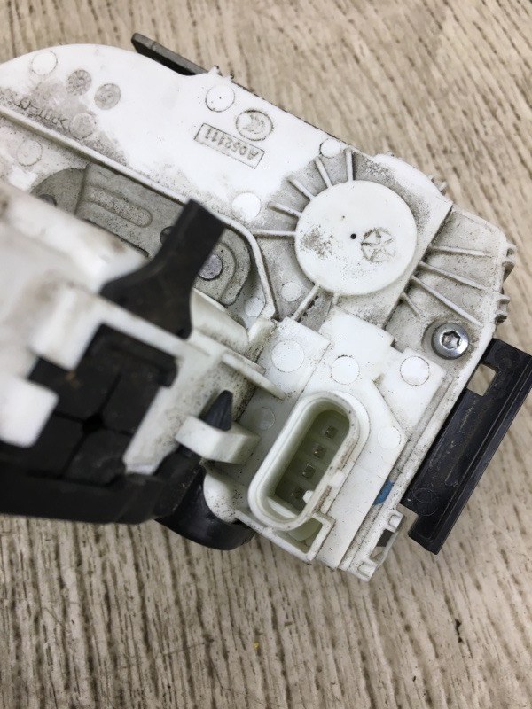 Замок двери передний правый DART 12-16 2014 PF 2.4 ED6 Замок двери передний правый DART 12-16 2014 PF 2.4 ED6