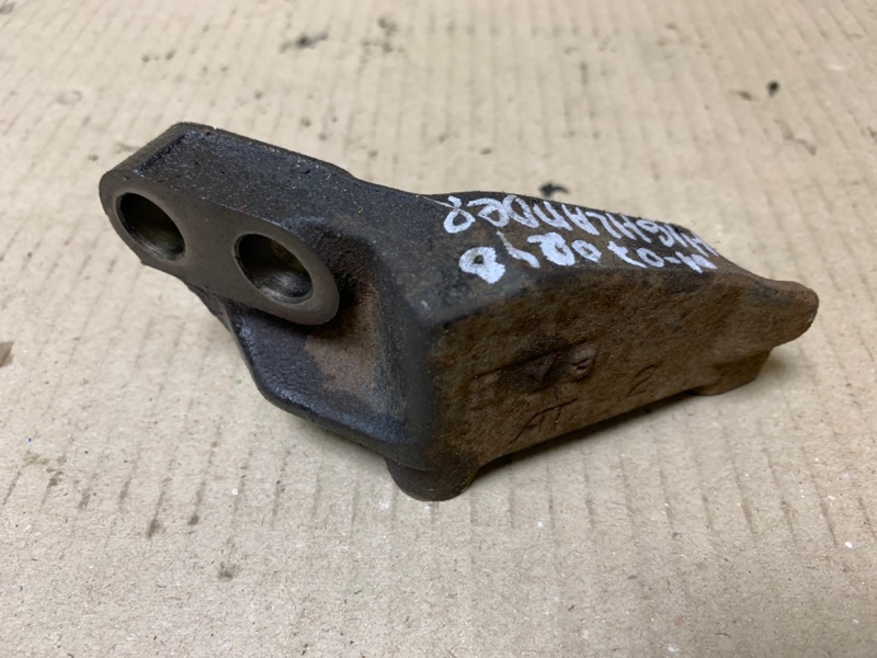 Кронштейн редуктора передний правый HIGHLANDER 01-07 2002 Внедорожник 3.0 1MZFE