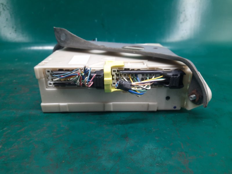 Блок предохранителей салон левый GS350 GS300 05-11 2009 Седан 3.5 Блок предохранителей салон левый GS350 GS300 05-11 2009 Седан 3.5