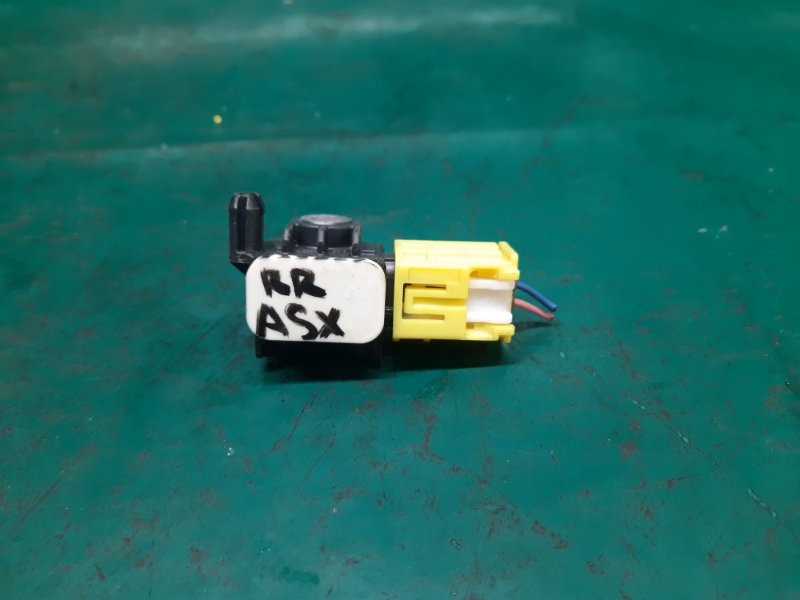 Датчик удара задний правый ASX / OUTLANDER SPORT 10-21 2012 Внедорожник 2.0