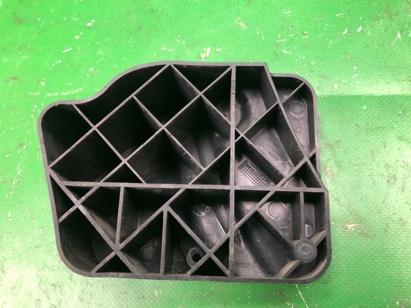 Кронштейн переднего бампера передний правый FORTE/CERATO TD 08-13 2010 TD 2.0 G4KD