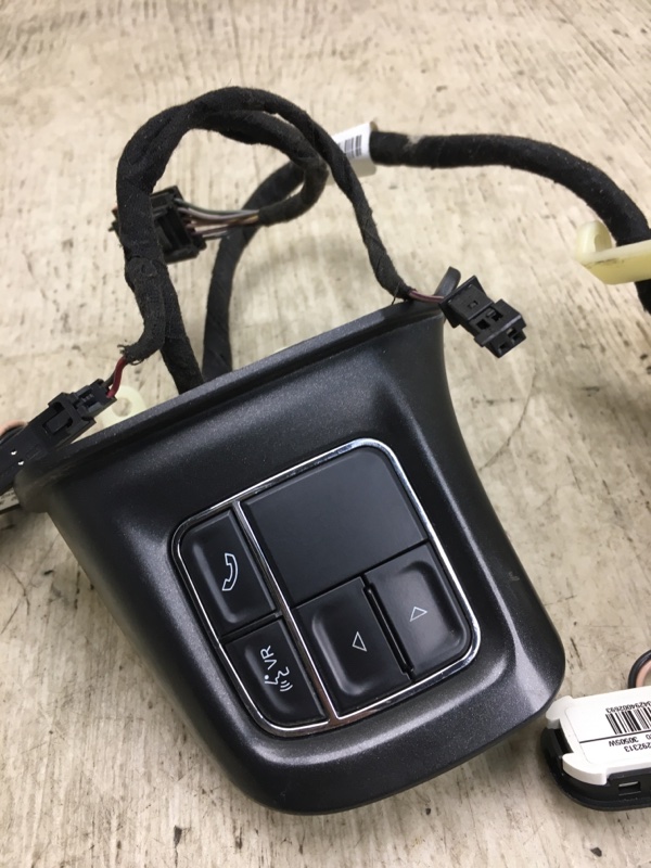 Кнопки на руль DODGE DART 12-16 PF 2.4 ED6