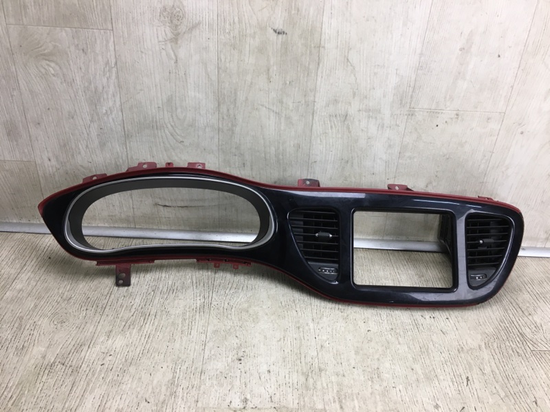 Накладка торпедо центр. DODGE DART 12-16 2014 PF 2.4 ED6 5NP78LR5AA Б/У