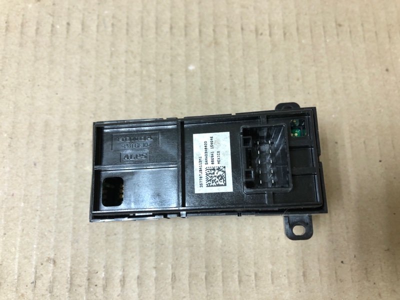 Кнопка стеклоподъемника задняя правая ACURA RDX 19- Внедорожник 2.0