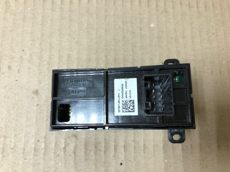 Кнопка стеклоподъемника задняя левая ACURA RDX 19- Внедорожник 2.0 Кнопка стеклоподъемника задняя левая ACURA RDX 19- Внедорожник 2.0