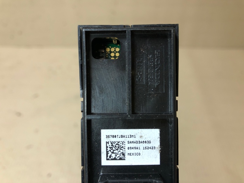 Кнопка стеклоподъемника задняя левая RDX 19- 2019 Внедорожник 2.0 Кнопка стеклоподъемника задняя левая RDX 19- 2019 Внедорожник 2.0