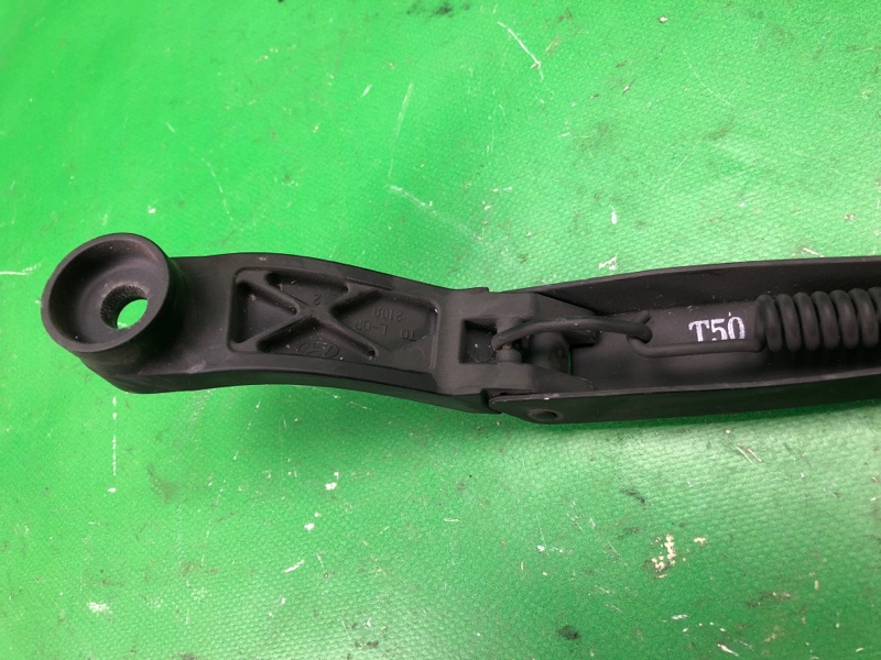 Поводок стеклоочистителя передний левый KIA FORTE/CERATO TD 08-13 TD 2.0 G4KD