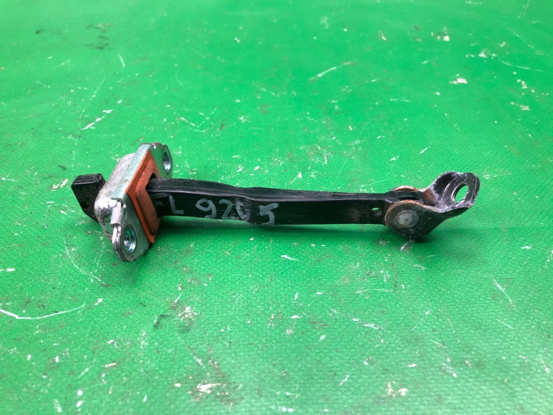 Запчасть ограничитель двери передний левый KIA FORTE/CERATO TD 08-13 2010 TD 2.0 G4KD 79380-1M000 Б/У Ограничитель двери передний левый KIA FORTE/CERATO TD 08-13 2010 TD 2.0 G4KD 79380-1M000 Б/У