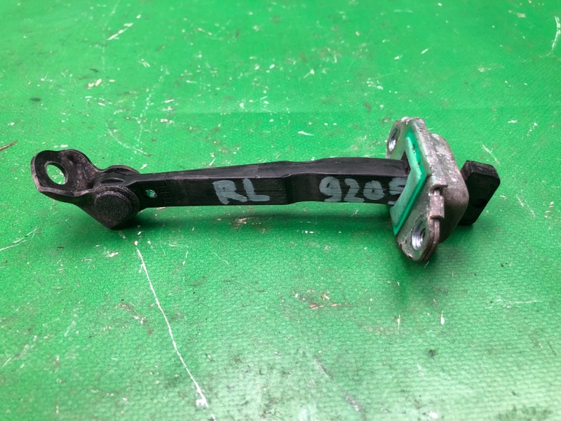 Запчасть ограничитель двери задний левый KIA FORTE/CERATO TD 08-13 2010 TD 2.0 G4KD 794801M000 Б/У Ограничитель двери задний левый KIA FORTE/CERATO TD 08-13 2010 TD 2.0 G4KD 794801M000 Б/У