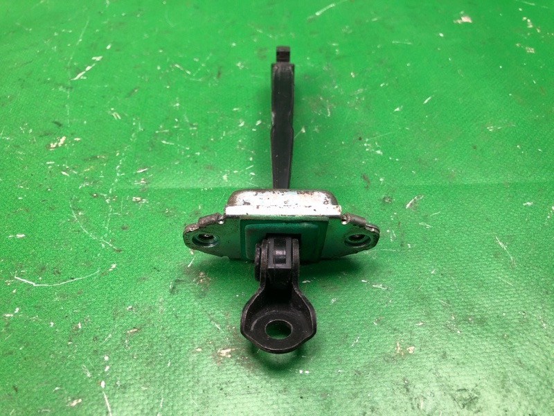 Ограничитель двери задний правый KIA FORTE/CERATO TD 08-13 TD 2.0 G4KD Ограничитель двери задний правый KIA FORTE/CERATO TD 08-13 TD 2.0 G4KD