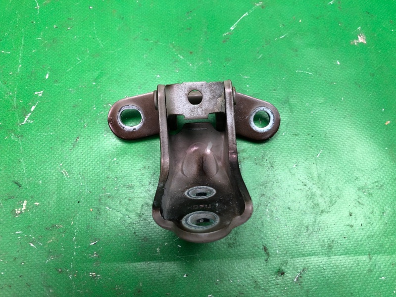 Петля двери верхняя передняя правая KIA FORTE/CERATO TD 08-13 2010 TD 2.0 G4KD 79320-2E000 Б/У