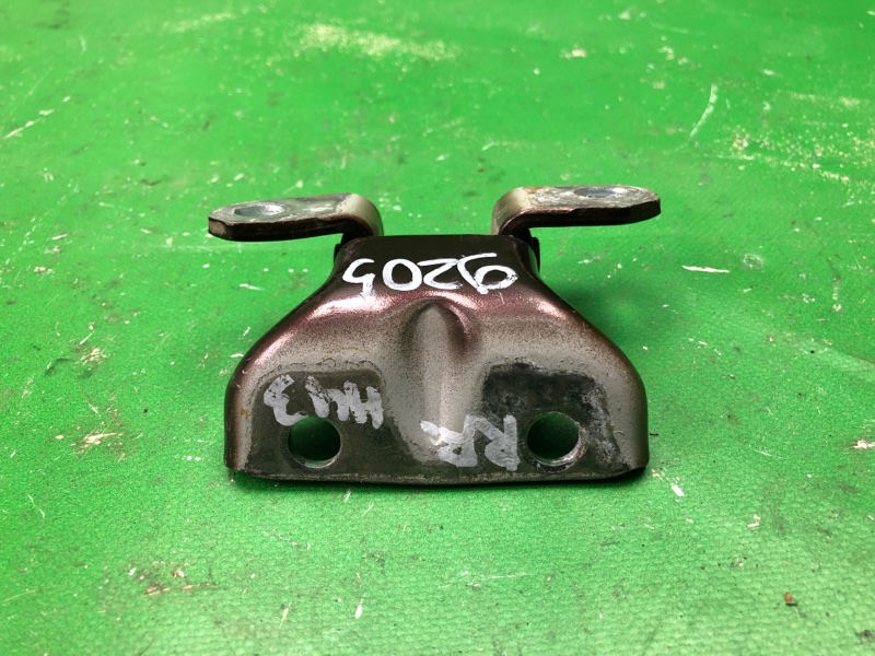 Запчасть петля двери верхняя задняя правая KIA FORTE/CERATO TD 08-13 2010 TD 2.0 G4KD 79420-2D000 Б/У Петля двери верхняя задняя правая KIA FORTE/CERATO TD 08-13 2010 TD 2.0 G4KD 79420-2D000 Б/У