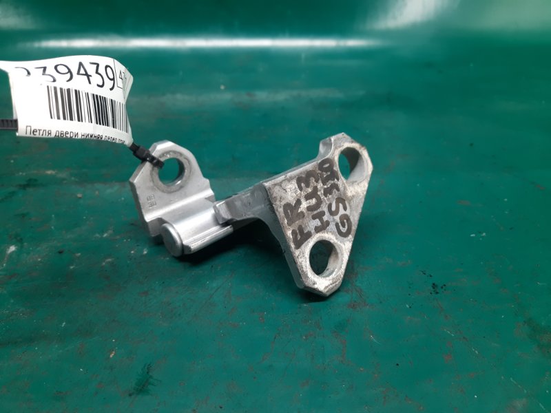 Петля двери нижняя передняя правая LEXUS GS350 GS300 05-11 2009 Седан 3.5 68730-30180 Б/У