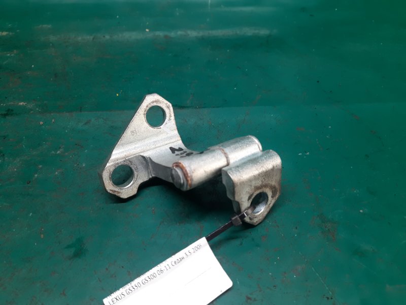 Петля двери нижняя передняя левая LEXUS GS350 GS300 05-11 2009 Седан 3.5 68740-30080 Б/У