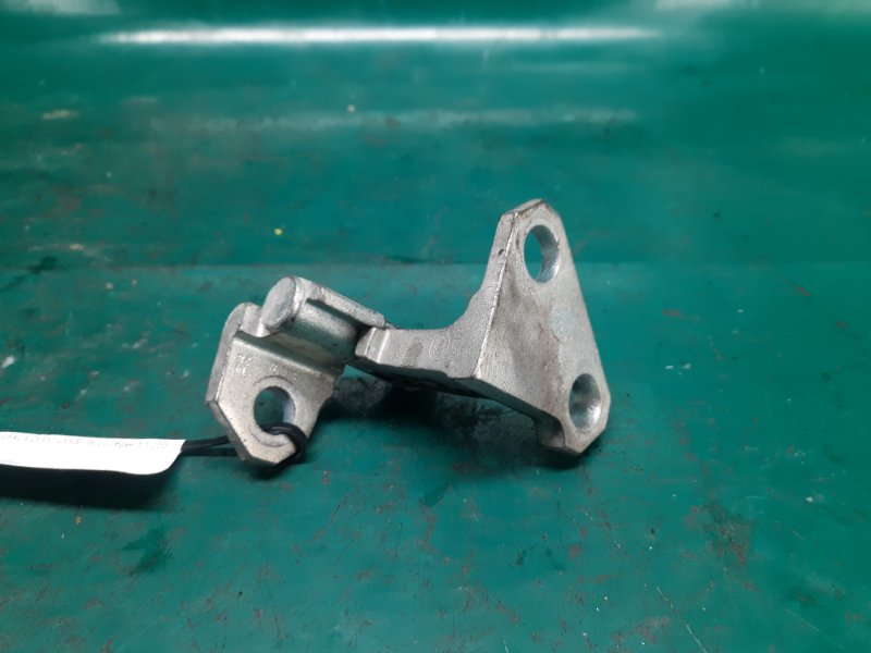 Петля двери нижняя передняя левая GS350 GS300 05-11 2009 Седан 3.5