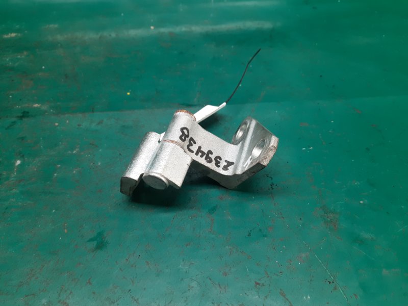 Петля двери нижняя передняя левая GS350 GS300 05-11 2009 Седан 3.5