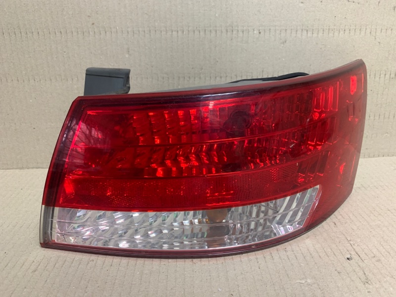 Фонарь наружный задний правый HYUNDAI SONATA NF 04-10 2006 Седан 3.3 G6DB 92402-0A000 Б/У
