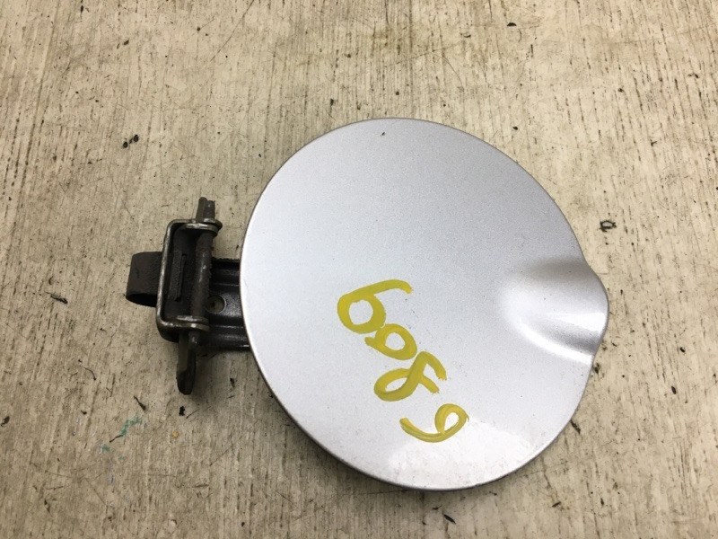 Запчасть лючок топливного бака DODGE JOURNEY 08-20 2011 JC 3.6 ERB 5076926AD Б/У Лючок топливного бака DODGE JOURNEY 08-20 2011 JC 3.6 ERB 5076926AD Б/У