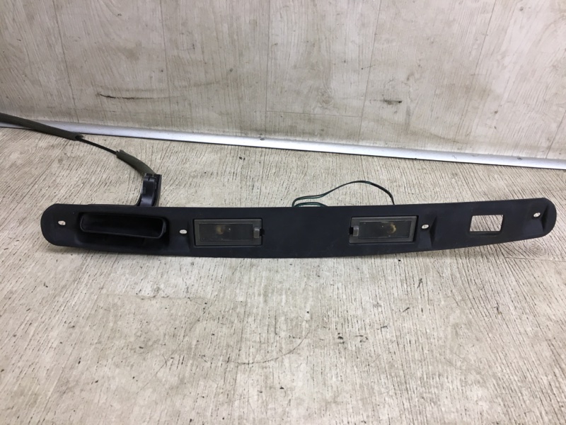 Запчасть панель подсветки номера задний DODGE JOURNEY 08-20 2011 JC 3.6 ERB 68068320AA Б/У Панель подсветки номера задний DODGE JOURNEY 08-20 2011 JC 3.6 ERB 68068320AA Б/У