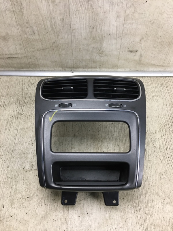 Накладка торпедо под магнитолу DODGE JOURNEY 08-20 JC 3.6 ERB Накладка торпедо под магнитолу DODGE JOURNEY 08-20 JC 3.6 ERB