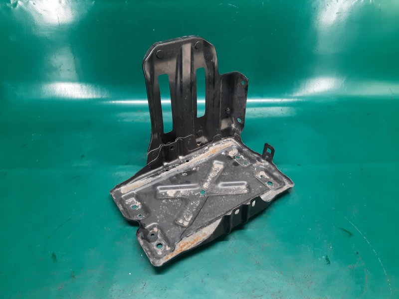 Полка аккумулятора SUZUKI SX4 06-13 2008 Хетчбек 2.0 72520-80J01 Б/У