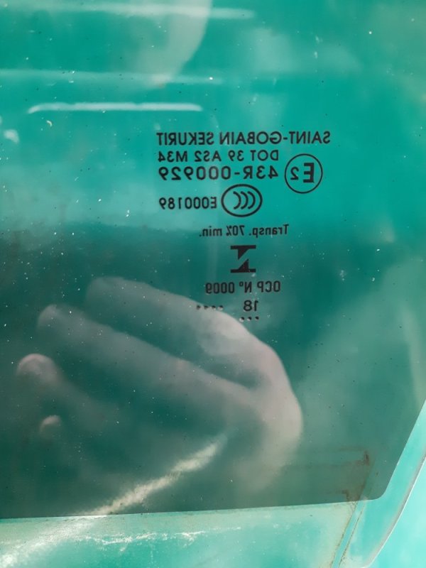 Стекло двери переднее правое INFINITI QX30 16-20 Внедорожник 2.0 20PET