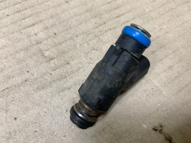 Форсунка топливная SONATA NF 04-10 2006 Седан 3.3 G6DB Форсунка топливная SONATA NF 04-10 2006 Седан 3.3 G6DB