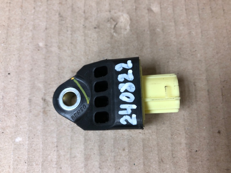 Датчик удара передний левый TOYOTA VENZA 09-16 2011 Внедорожник 3.5 2GR-FE 89831-0E070 Б/У