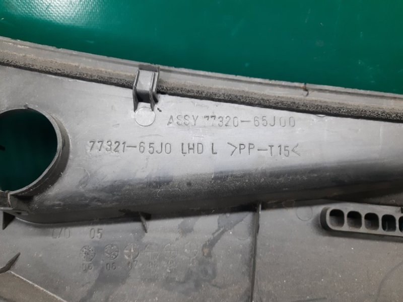 Пластик под лобовое стекло / Жабо левый GRAND VITARA 05-15 2007 Внедорожник 2.7 H27A