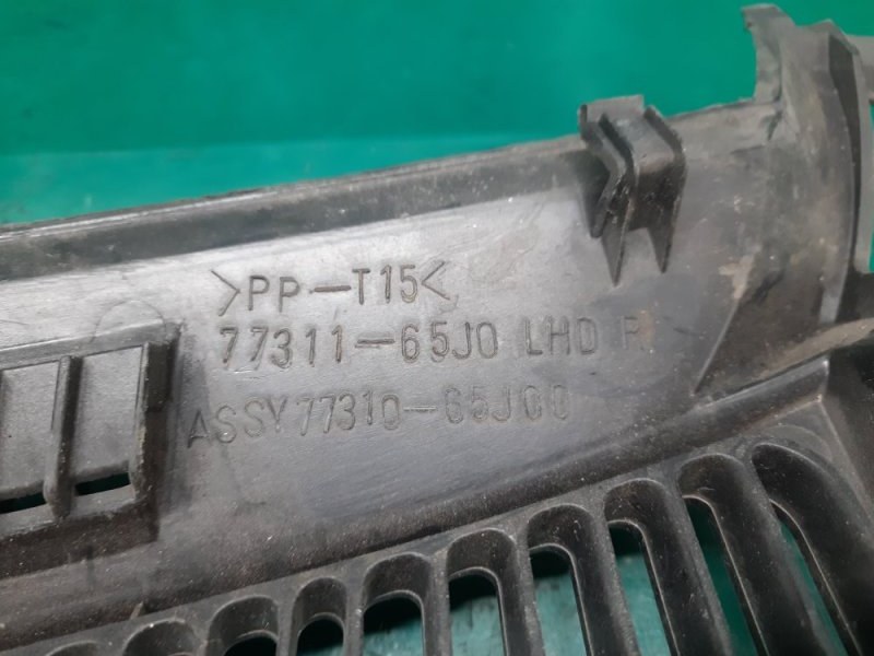 Пластик под лобовое стекло / Жабо правый GRAND VITARA 05-15 2007 Внедорожник 2.7 H27A Пластик под лобовое стекло / Жабо правый GRAND VITARA 05-15 2007 Внедорожник 2.7 H27A