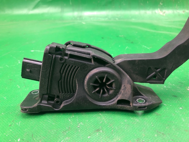 Педаль газа FOCUS 10-18 2014 BK 2.0 XQDA