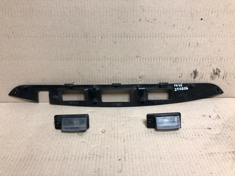 Панель подсветки номера FX/QX70 S51 08-17 2016 Внедорожник 3.7 VQ37VHR